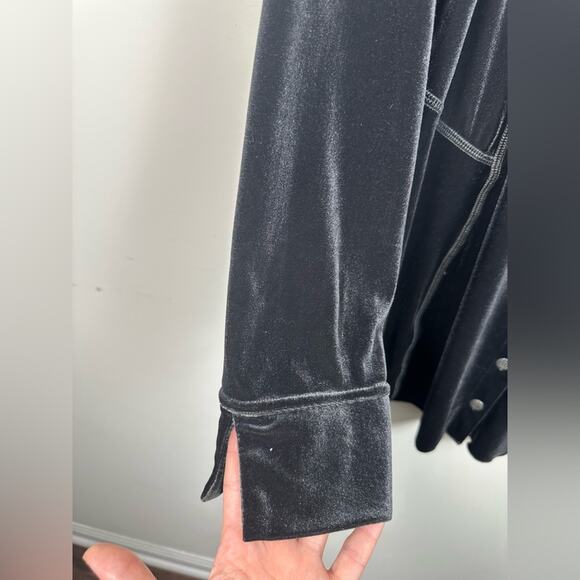 Sno skins Woman's Size XXL Velour Long Mandarin Collar Metal Buttons Tunic Grey - Picture 3 of 7